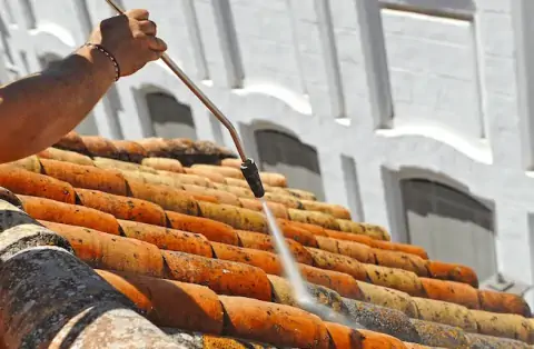 Nettoyage de toitures - Menneval